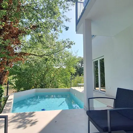 3 Bed Sleeps 6 -private Pool -casa Istriana Prázdninový dům *